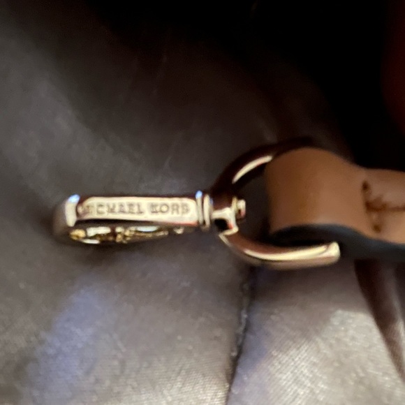 Michael Kors Mercer Medium Accordion Leather Tote Vanilla - Picture 7 of 13